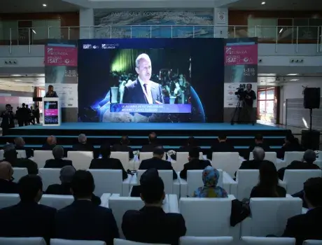 Bakan Turhan: “Türksat 5A ve Türksat 5B uydularımız kritik gözden geçirme safhasındalar”