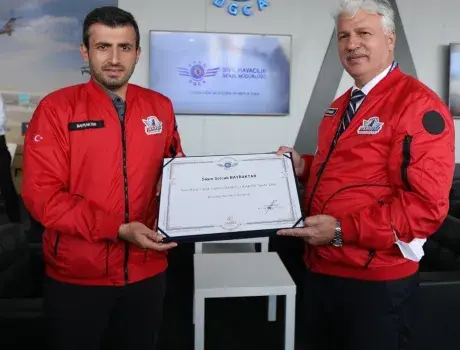 Selçuk Bayraktar'dan Türksat Standına Ziyaret