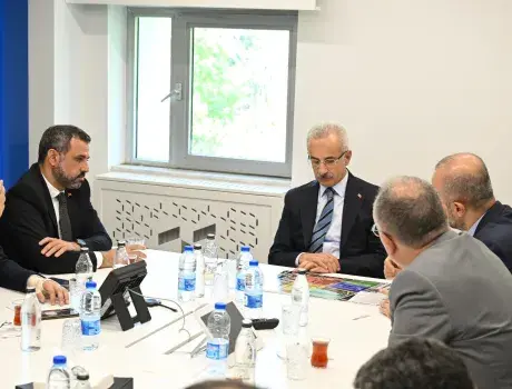 Bakan Uraloğlu’ndan Türksat Kablo Yerleşkesi’ne Ziyaret