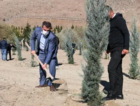 Türksat 5A-5B Hatıra Ormanı için 1111 fidan dikildi